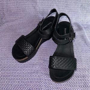 Pierre Dumas Hester size 10